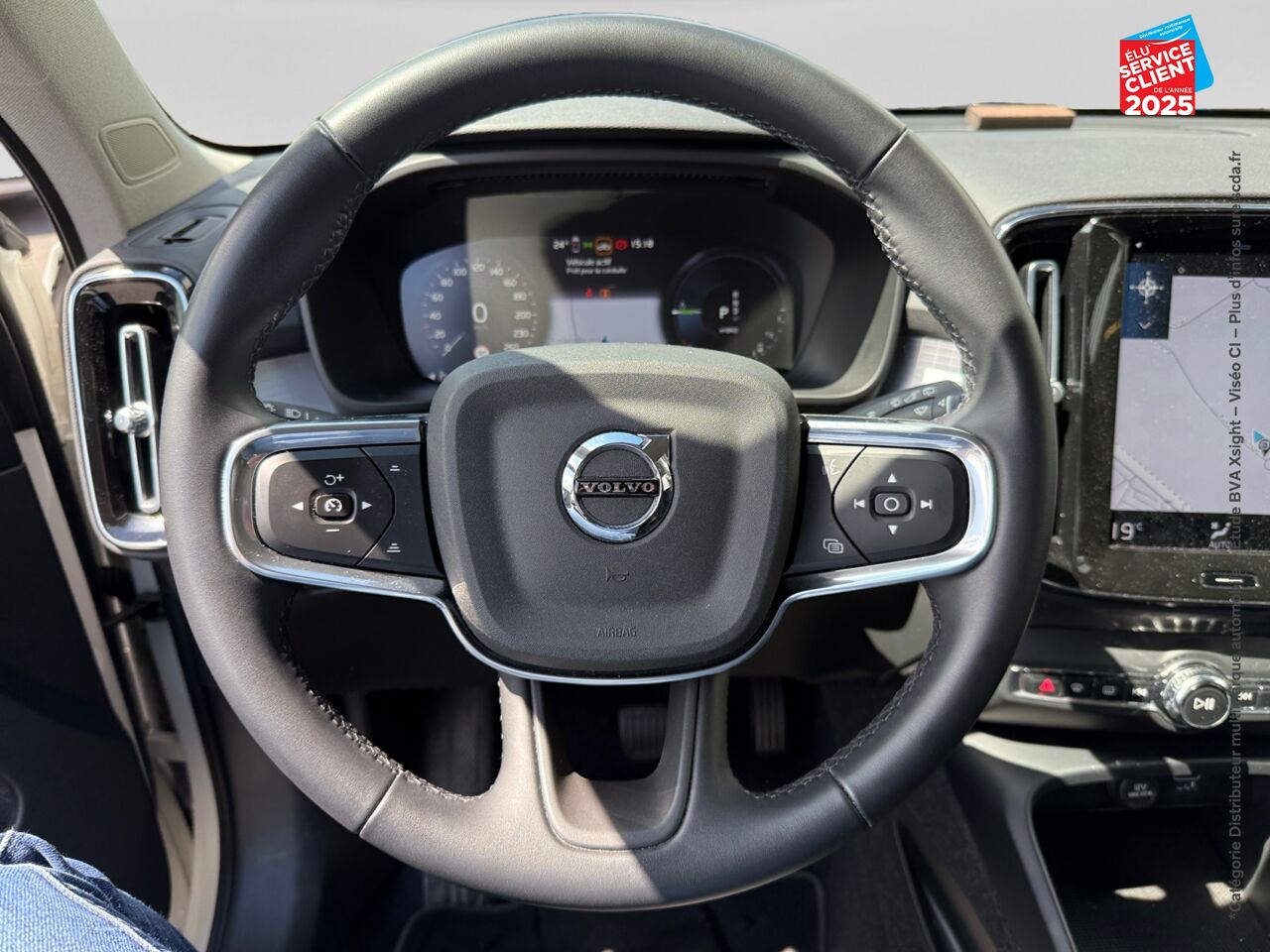 Véhicule d'occasion VOLVO XC40 T4 RECHARGE 129 + 82CH INSCRIPTION BUSINESS DCT 7 chez Volvo Epernay