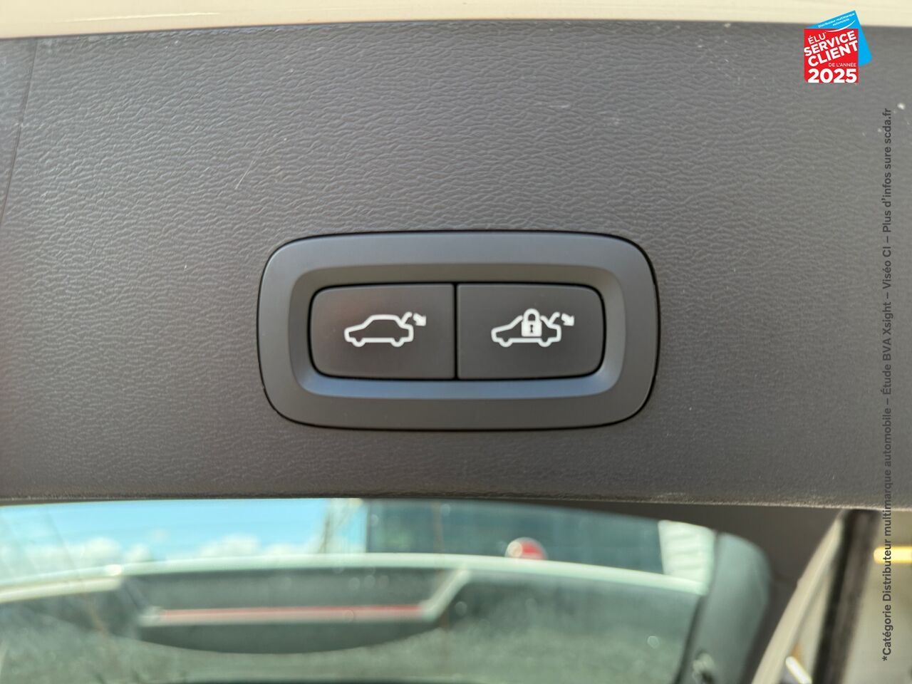 Véhicule d'occasion VOLVO XC40 T4 RECHARGE 129 + 82CH INSCRIPTION BUSINESS DCT 7 chez Volvo Epernay