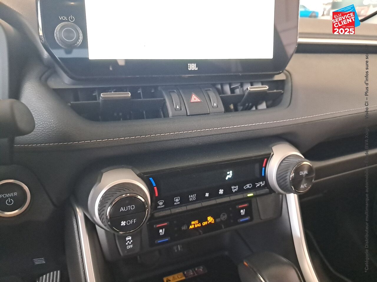 Véhicule d'occasion TOYOTA RAV4 2.5 HYBRIDE 218CH LOUNGE 2WD MY24 chez Toyota Thionville