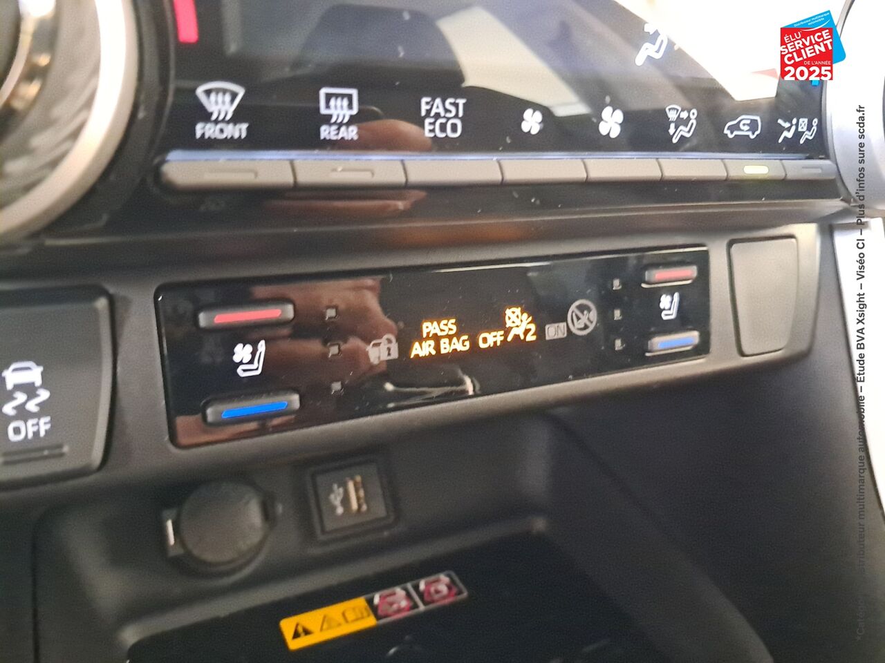 Véhicule d'occasion TOYOTA RAV4 2.5 HYBRIDE 218CH LOUNGE 2WD MY24 chez Toyota Thionville