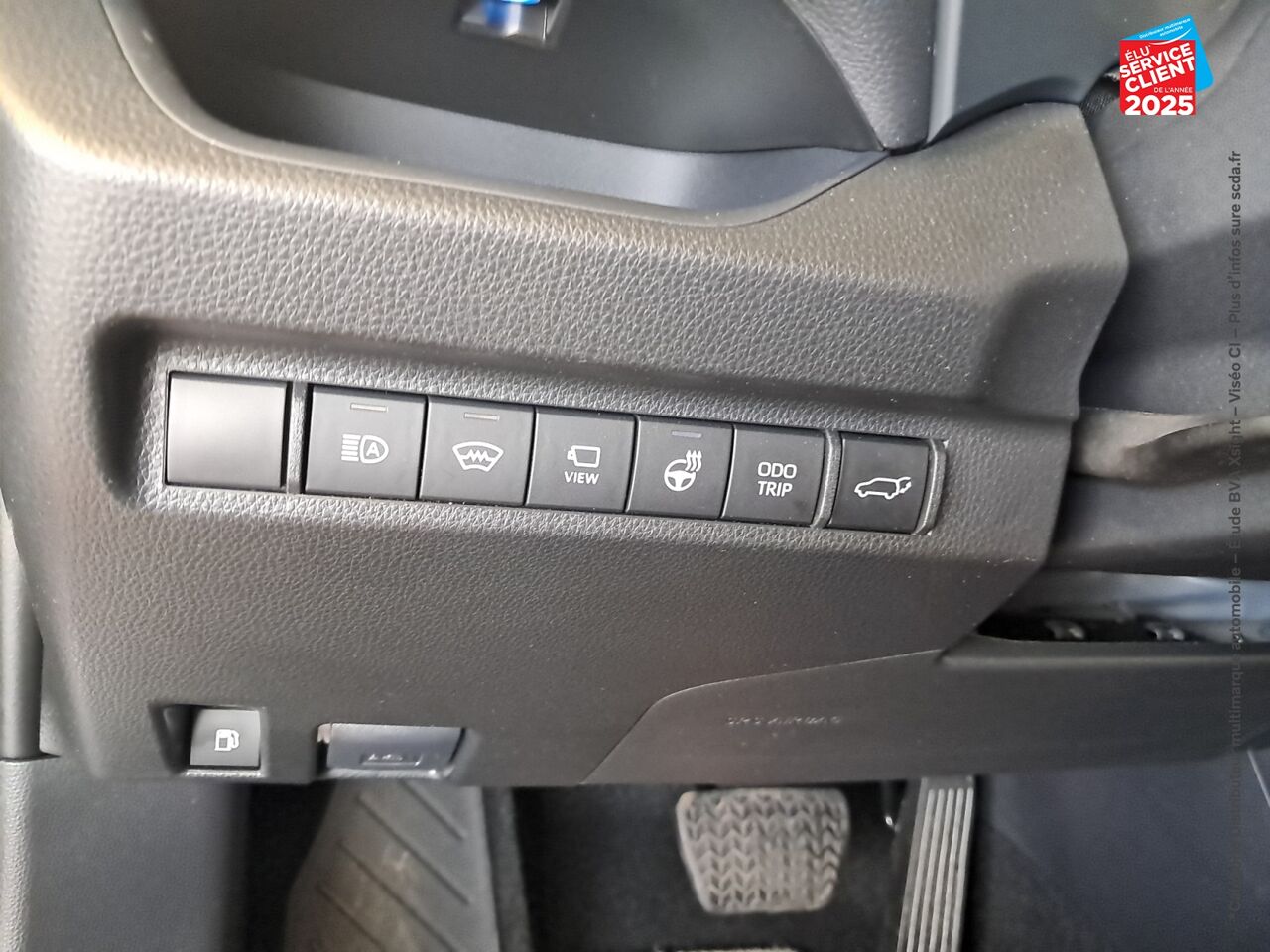 Véhicule d'occasion TOYOTA RAV4 2.5 HYBRIDE 218CH LOUNGE 2WD MY24 chez Toyota Thionville