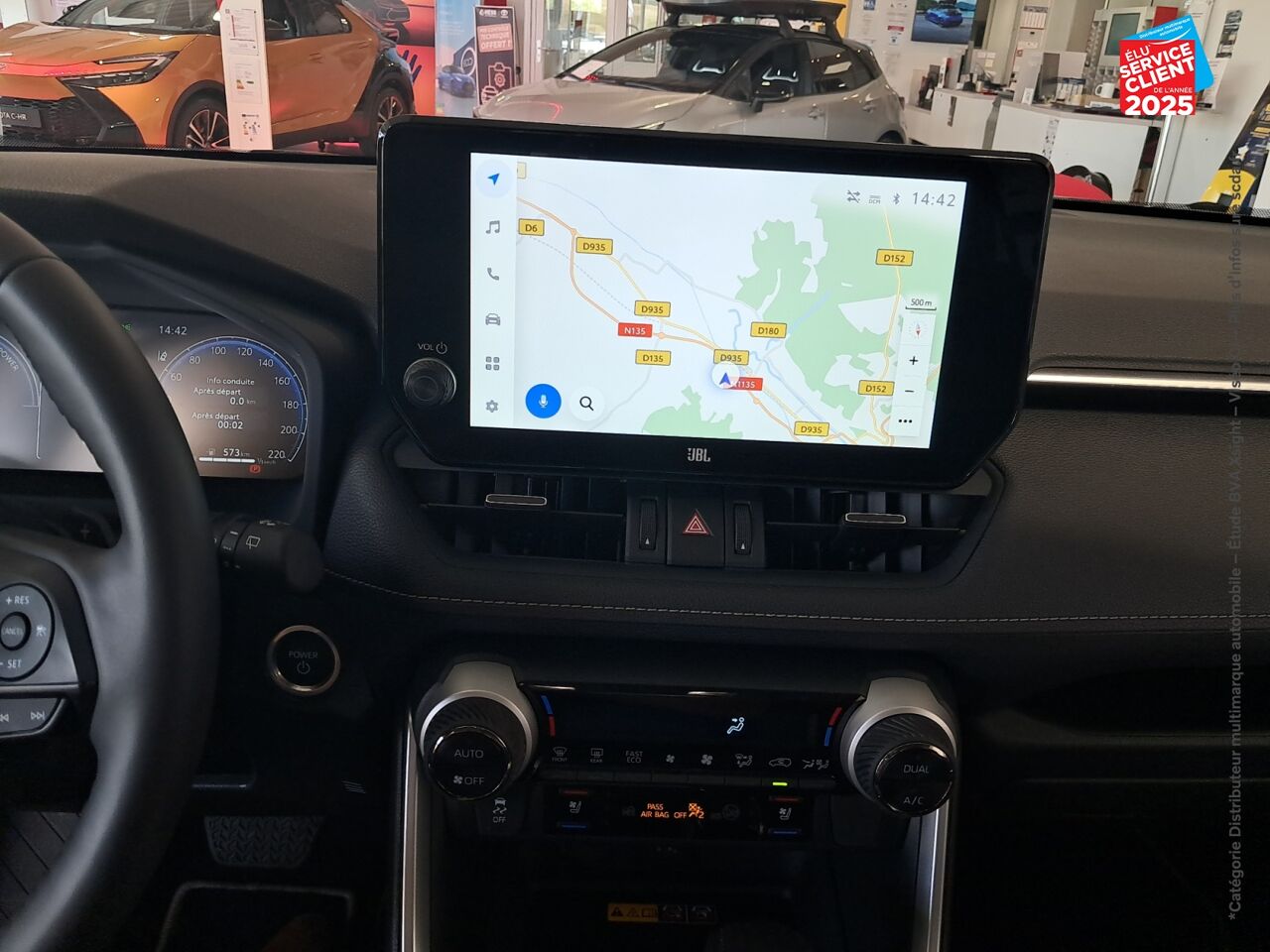 Véhicule d'occasion TOYOTA RAV4 2.5 HYBRIDE 218CH LOUNGE 2WD MY24 chez Toyota Thionville