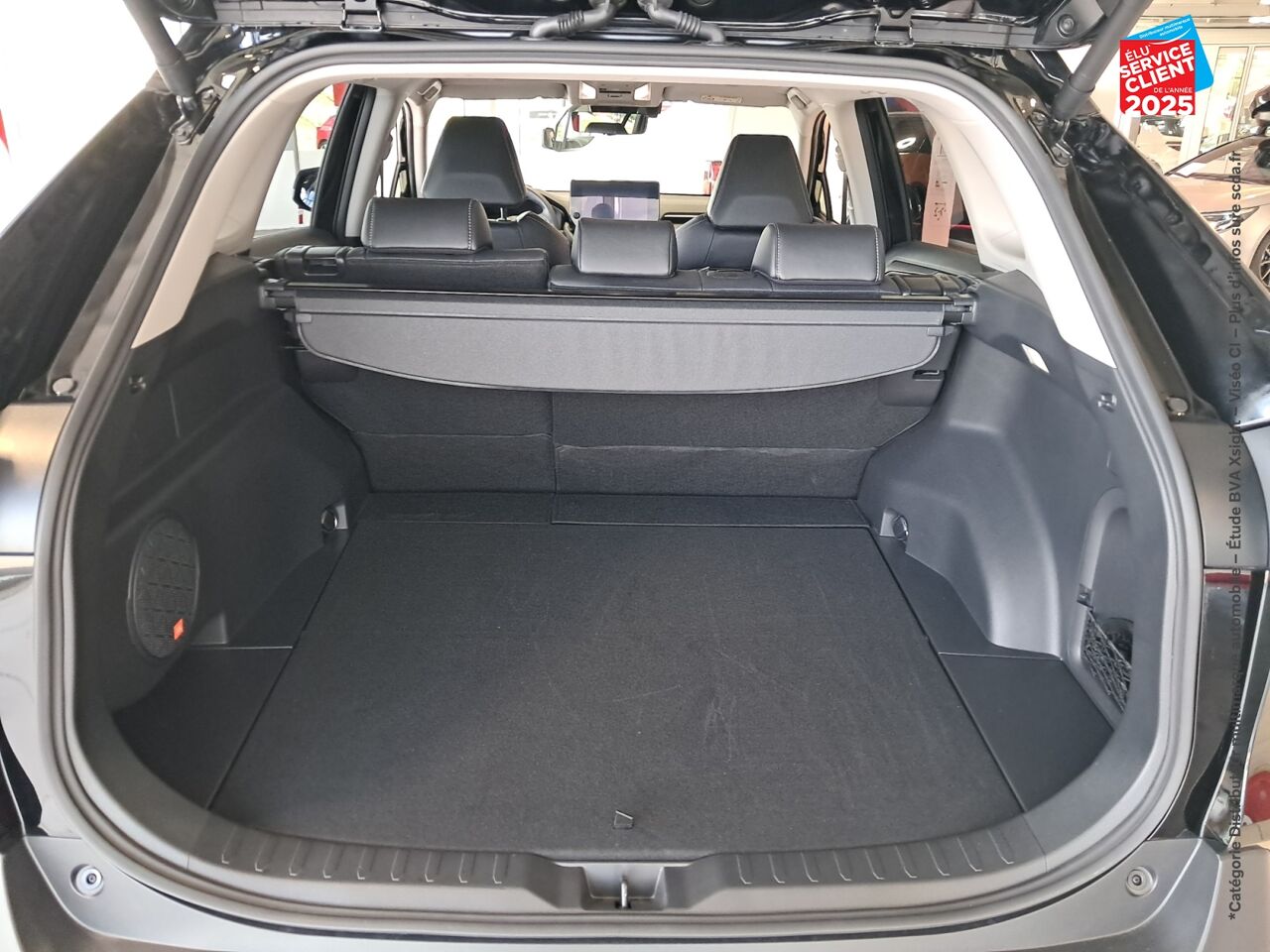 Véhicule d'occasion TOYOTA RAV4 2.5 HYBRIDE 218CH LOUNGE 2WD MY24 chez Toyota Thionville
