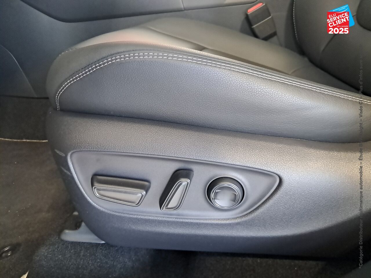 Véhicule d'occasion TOYOTA RAV4 2.5 HYBRIDE 218CH LOUNGE 2WD MY24 chez Toyota Thionville