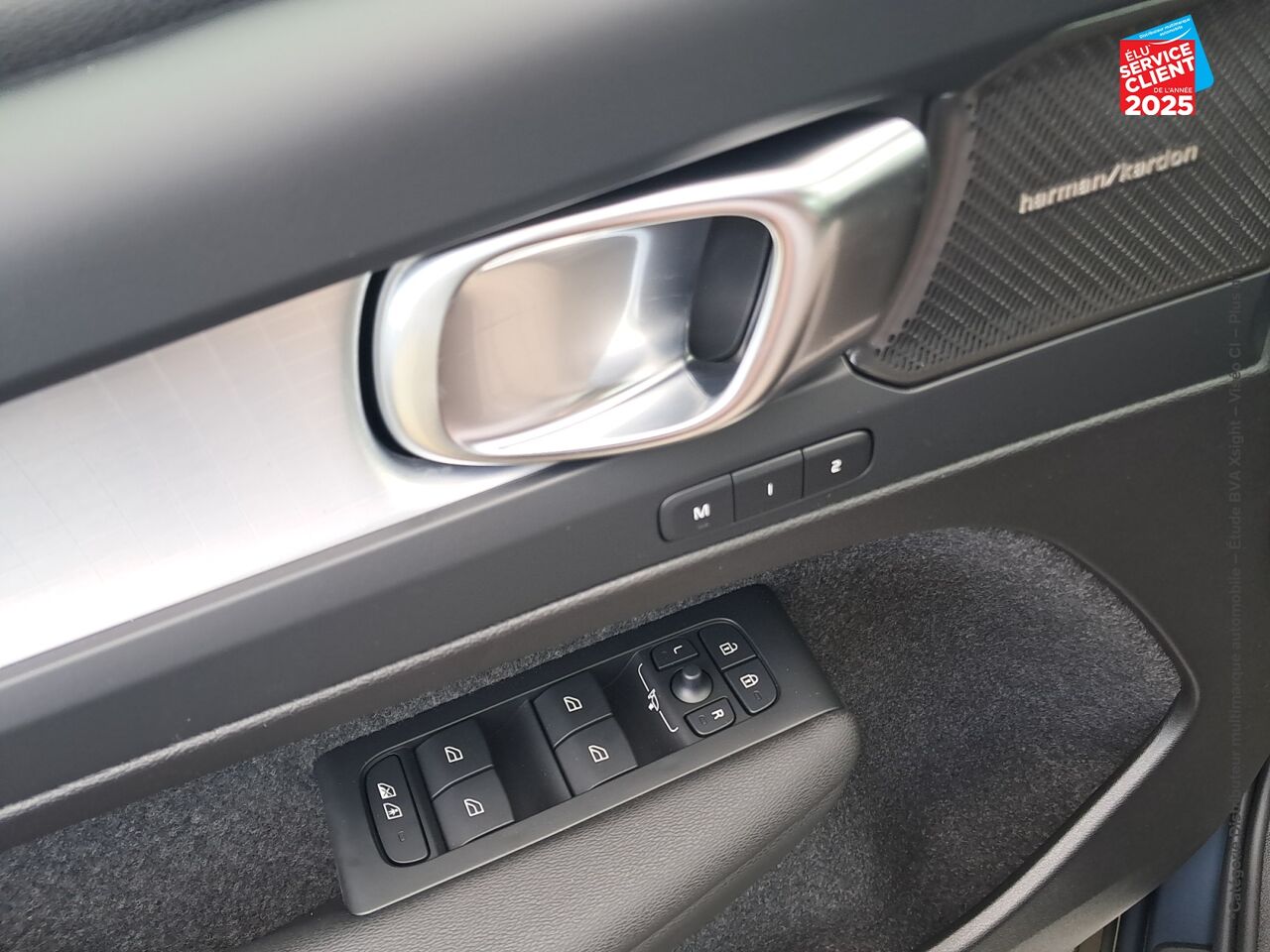 Véhicule d'occasion VOLVO XC40 B3 163CH BLACK EDITION DCT 7 chez Hyundai Epernay