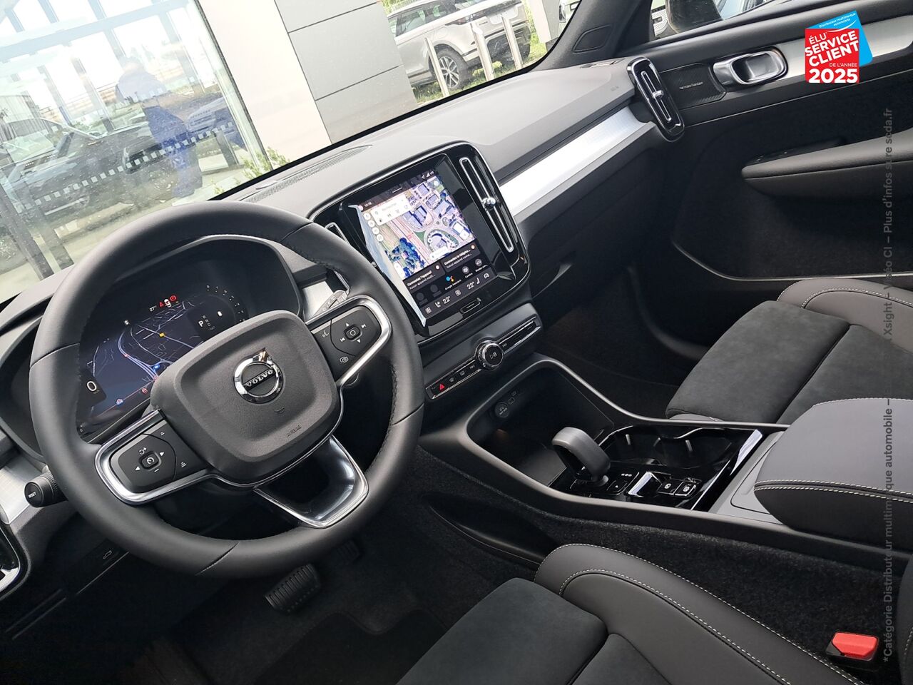 Véhicule d'occasion VOLVO XC40 B3 163CH BLACK EDITION DCT 7 chez Hyundai Epernay