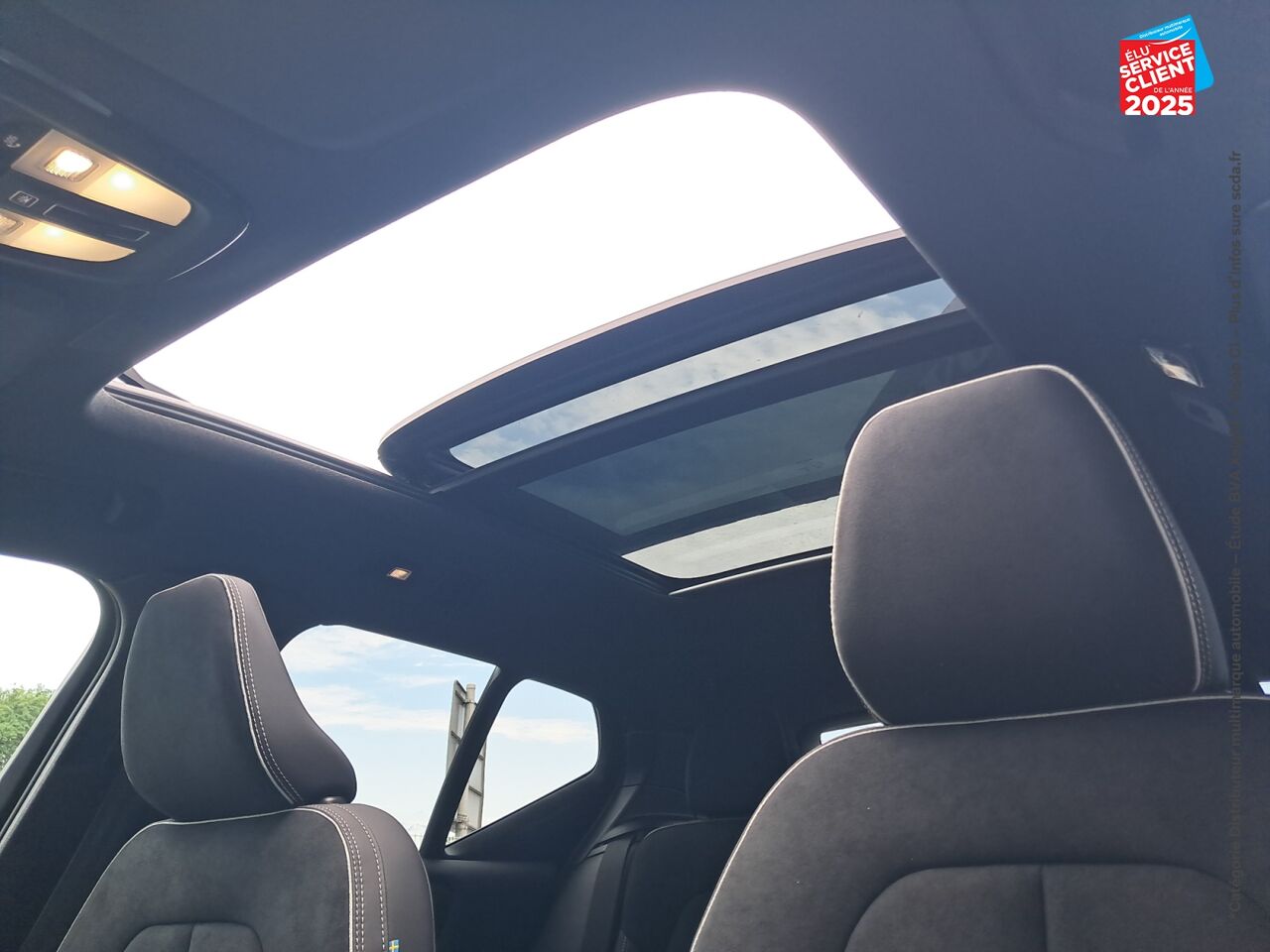 Véhicule d'occasion VOLVO XC40 B3 163CH BLACK EDITION DCT 7 chez Hyundai Epernay