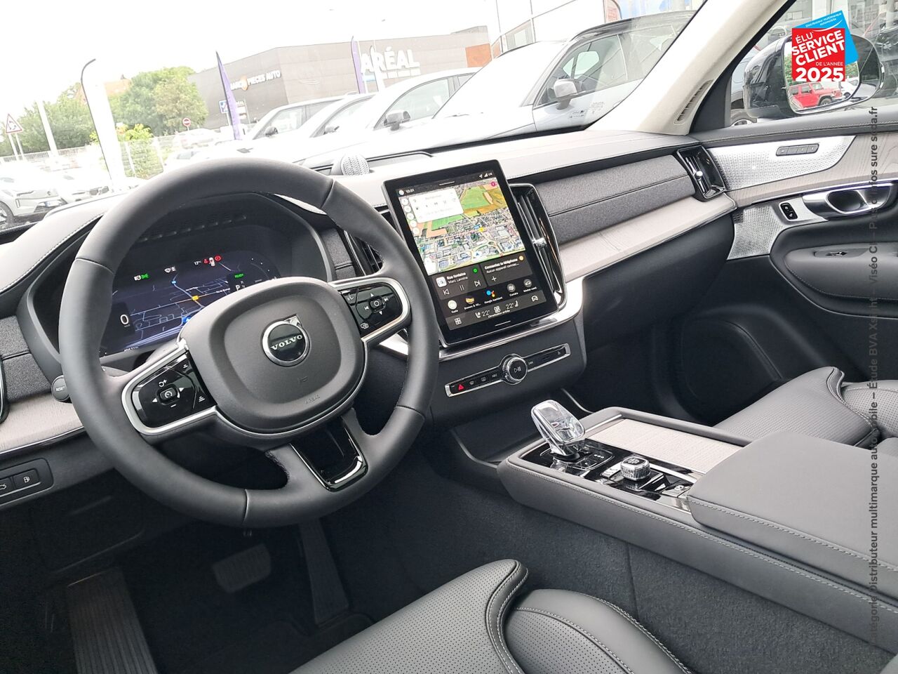 Véhicule d'occasion VOLVO XC90 T8 AWD 310 + 145CH ULTRA STYLE DARK GEARTRONIC chez Toyota Metz