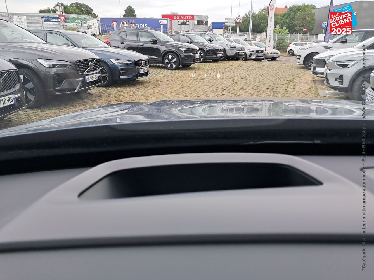 Véhicule d'occasion VOLVO XC90 T8 AWD 310 + 145CH ULTRA STYLE DARK GEARTRONIC chez Toyota Metz