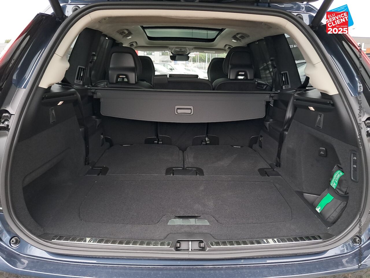 Véhicule d'occasion VOLVO XC90 T8 AWD 310 + 145CH ULTRA STYLE DARK GEARTRONIC chez Toyota Metz