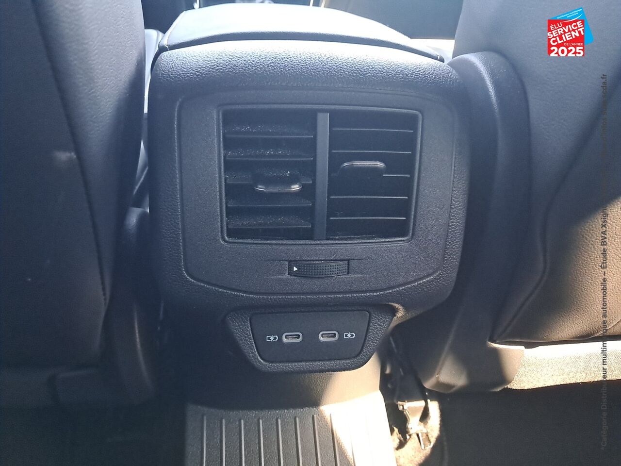 Véhicule d'occasion VOLKSWAGEN T-ROC 2.0 TDI 150CH R-LINE DSG7 chez Toyota Thionville
