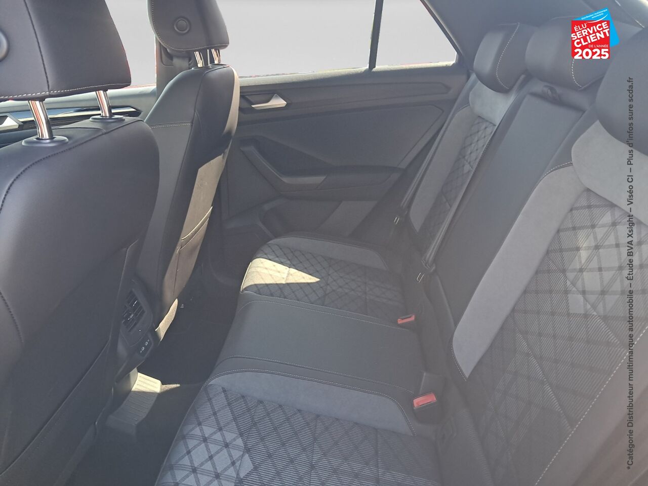 Véhicule d'occasion VOLKSWAGEN T-ROC 2.0 TDI 150CH R-LINE DSG7 chez Toyota Thionville