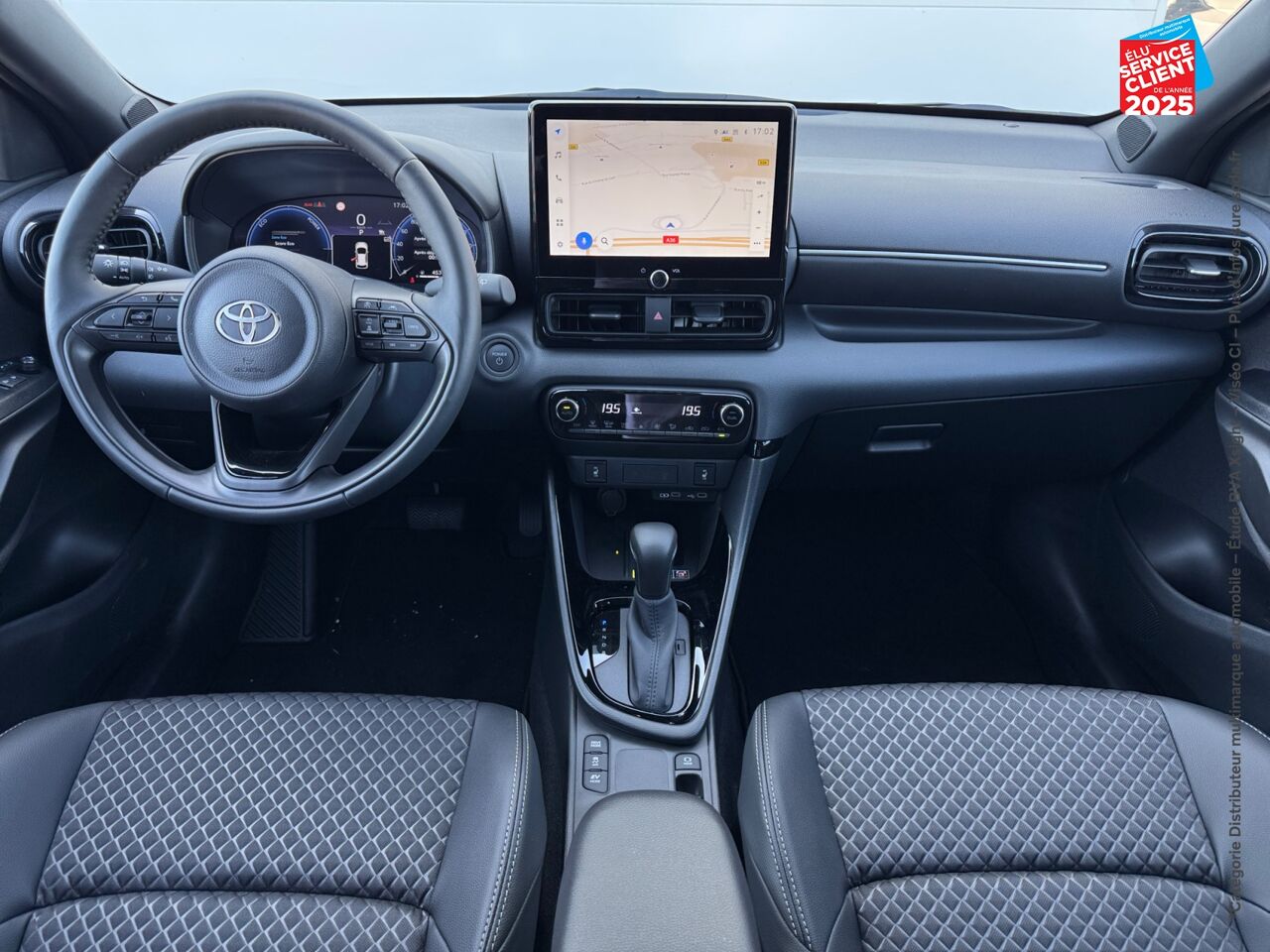 Véhicule d'occasion TOYOTA YARIS 116H COLLECTION 5P MC24 chez Nissan Mulhouse