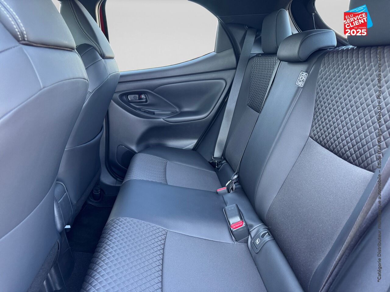 Véhicule d'occasion TOYOTA YARIS 116H COLLECTION 5P MC24 chez Nissan Mulhouse