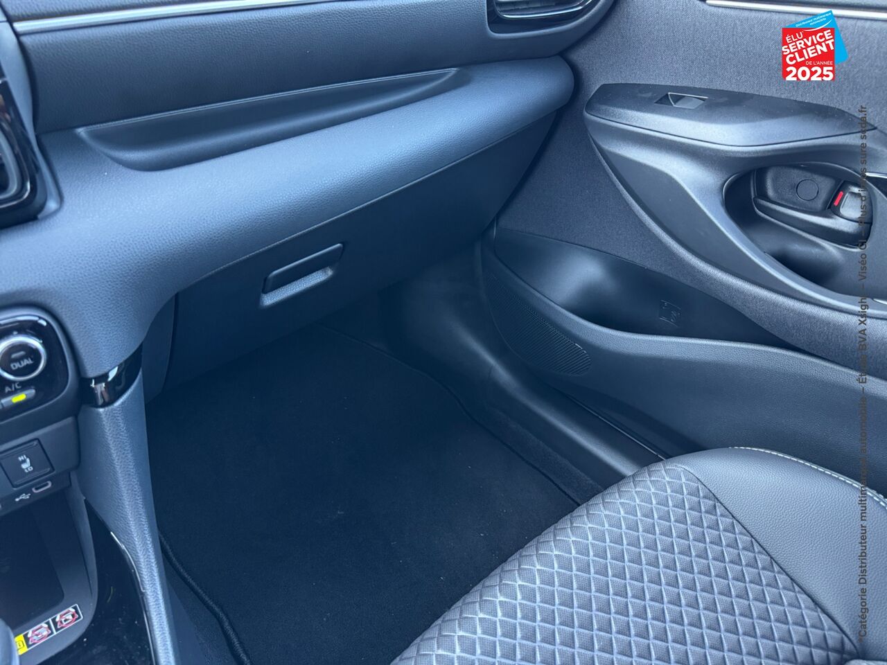 Véhicule d'occasion TOYOTA YARIS 116H COLLECTION 5P MC24 chez Nissan Mulhouse
