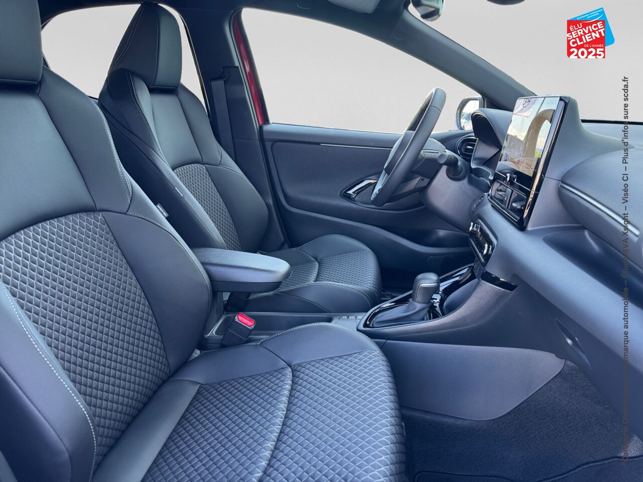 Véhicule d'occasion TOYOTA YARIS 116H COLLECTION 5P MC24 chez Nissan Mulhouse