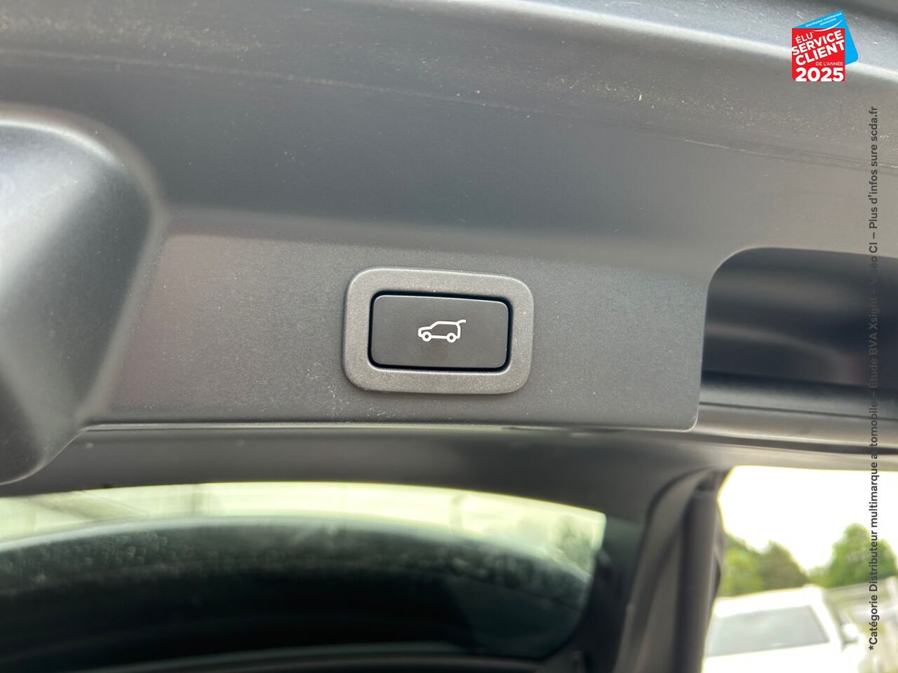Véhicule d'occasion JAGUAR F-PACE D200 MHEV R-DYNAMIC SE BVA8 AWD CAMERA GPS CUIR chez BMW Dole