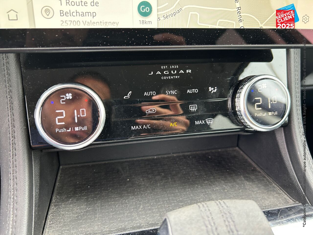 Véhicule d'occasion JAGUAR F-PACE D200 MHEV R-DYNAMIC SE BVA8 AWD CAMERA GPS CUIR chez BMW Dole
