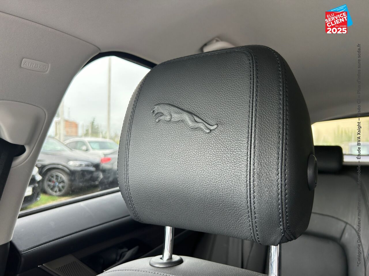 Véhicule d'occasion JAGUAR F-PACE D200 MHEV R-DYNAMIC SE BVA8 AWD CAMERA GPS CUIR chez BMW Dole