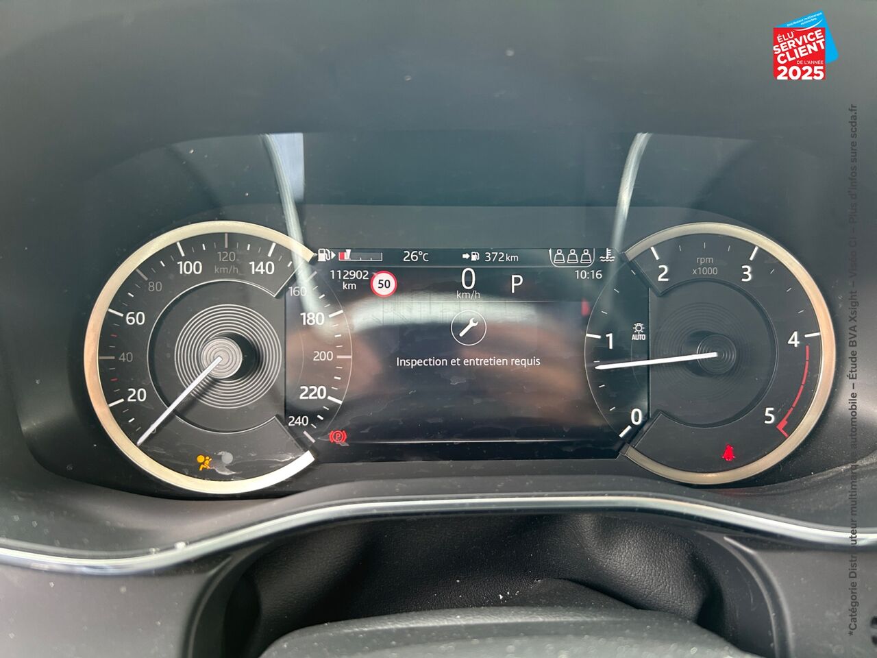 Véhicule d'occasion JAGUAR F-PACE D200 MHEV R-DYNAMIC SE BVA8 AWD CAMERA GPS CUIR chez BMW Dole