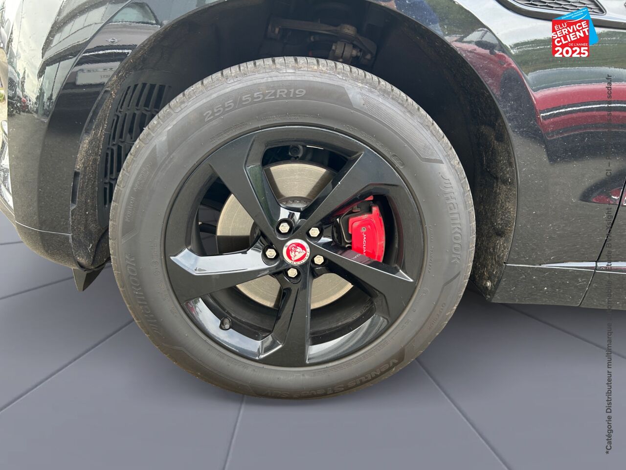 Véhicule d'occasion JAGUAR F-PACE D200 MHEV R-DYNAMIC SE BVA8 AWD CAMERA GPS CUIR chez BMW Dole