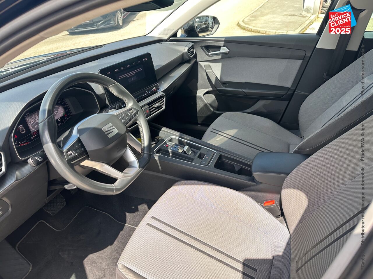 Véhicule d'occasion SEAT LEON 1.0 ETSI 110CH URBAN DSG7 GPS CAMERA CARPLAY chez Toyota Saint Dizier