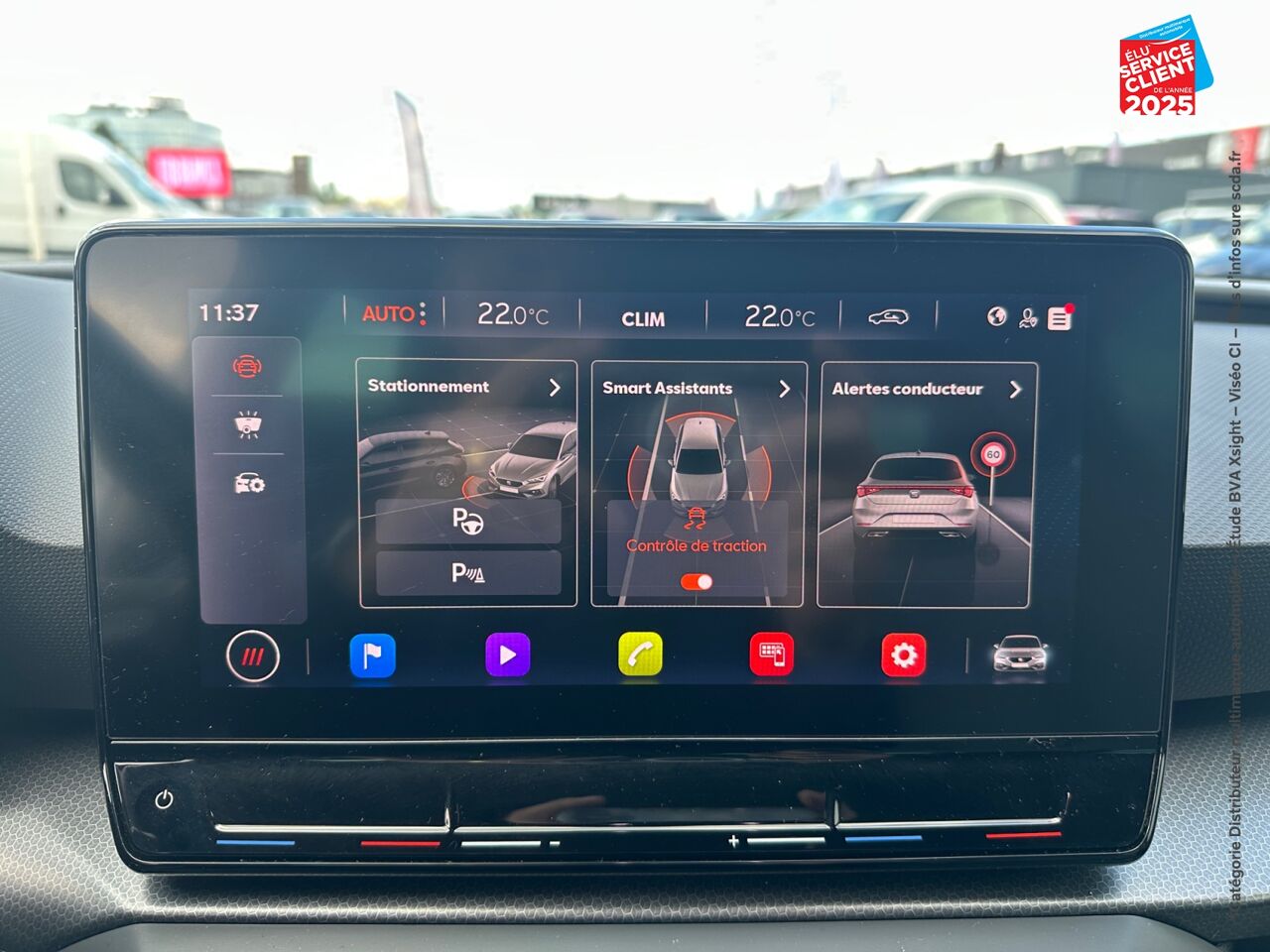 Véhicule d'occasion SEAT LEON 1.0 ETSI 110CH URBAN DSG7 GPS CAMERA CARPLAY chez Toyota Saint Dizier