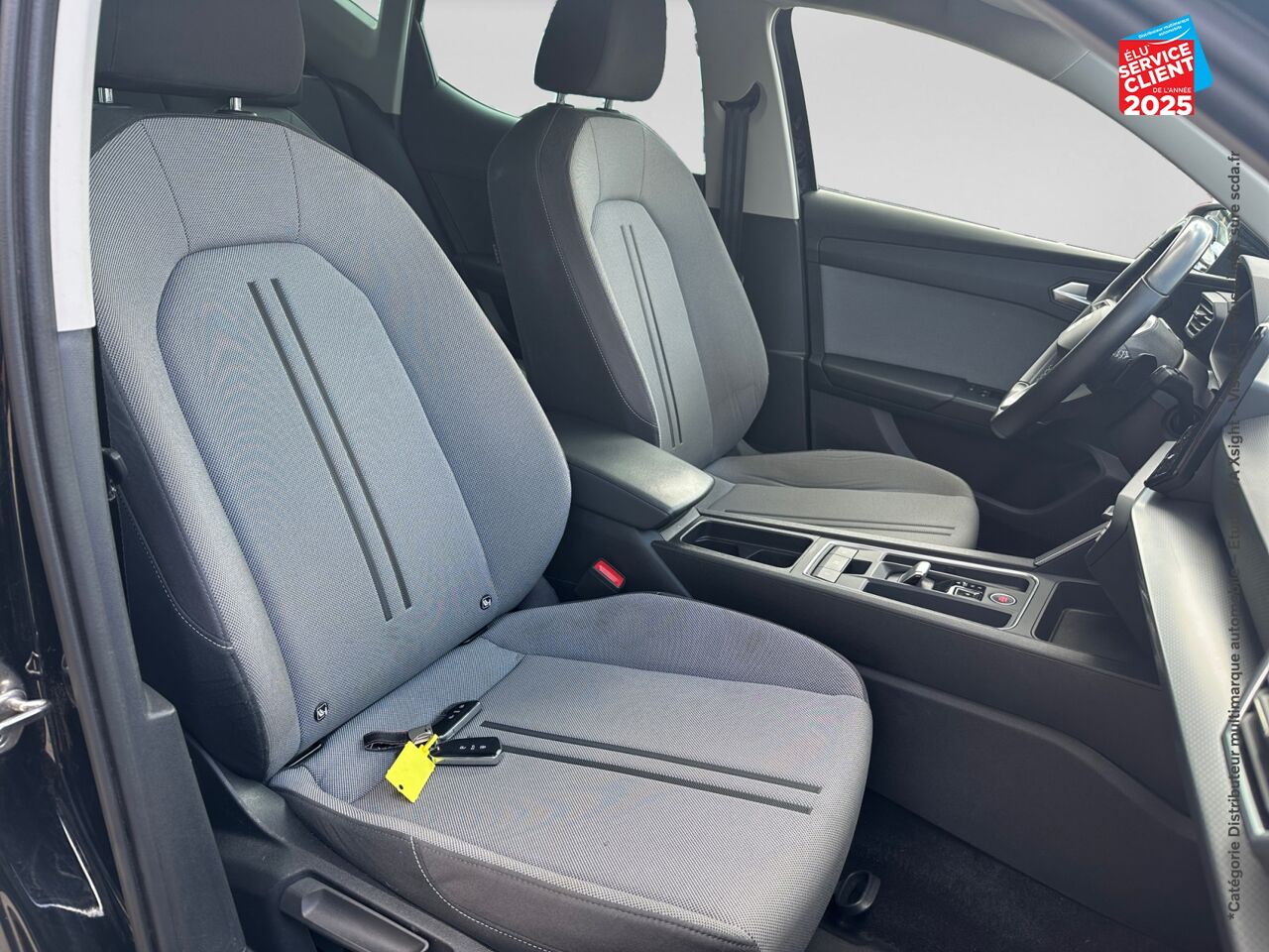 Véhicule d'occasion SEAT LEON 1.0 ETSI 110CH URBAN DSG7 GPS CAMERA CARPLAY chez Toyota Saint Dizier