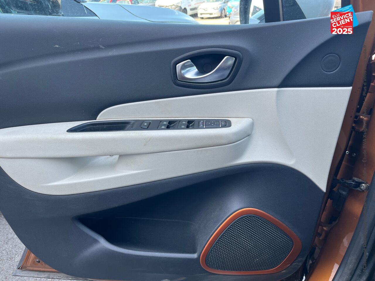 Véhicule d'occasion RENAULT CAPTUR 1.2 TCE 120CH ENERGY INTENS chez Opel Bar le Duc