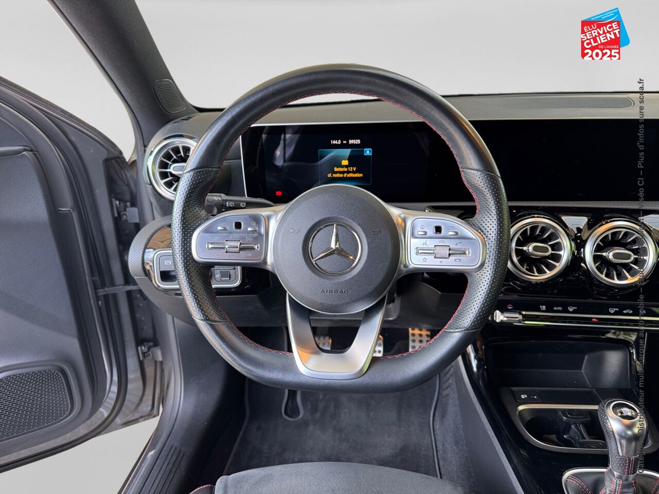 Véhicule d'occasion MERCEDES-BENZ CLASSE A 180 136CH AMG LINE chez BMW Pontarlier