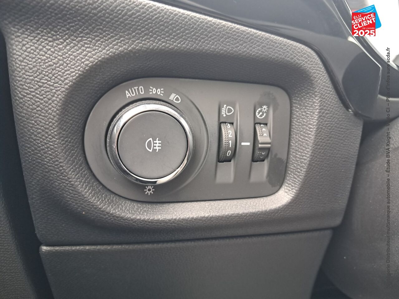Véhicule d'occasion OPEL CORSA 1.2 75CH ELEGANCE BUSINESS chez Toyota Thionville