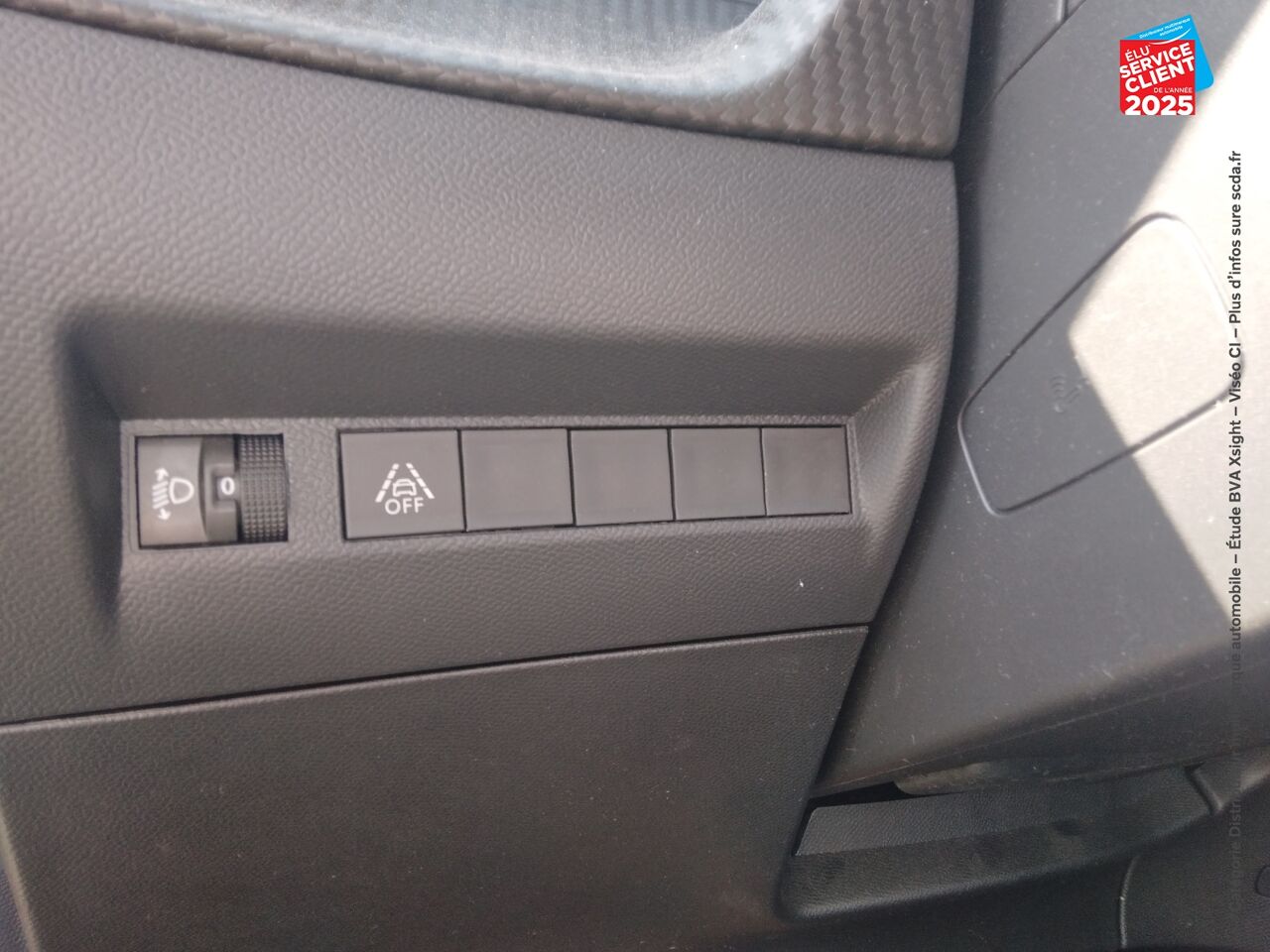 Véhicule d'occasion PEUGEOT 208 E-136CH STYLE RADAR AR CARPLAY chez Toyota Besançon