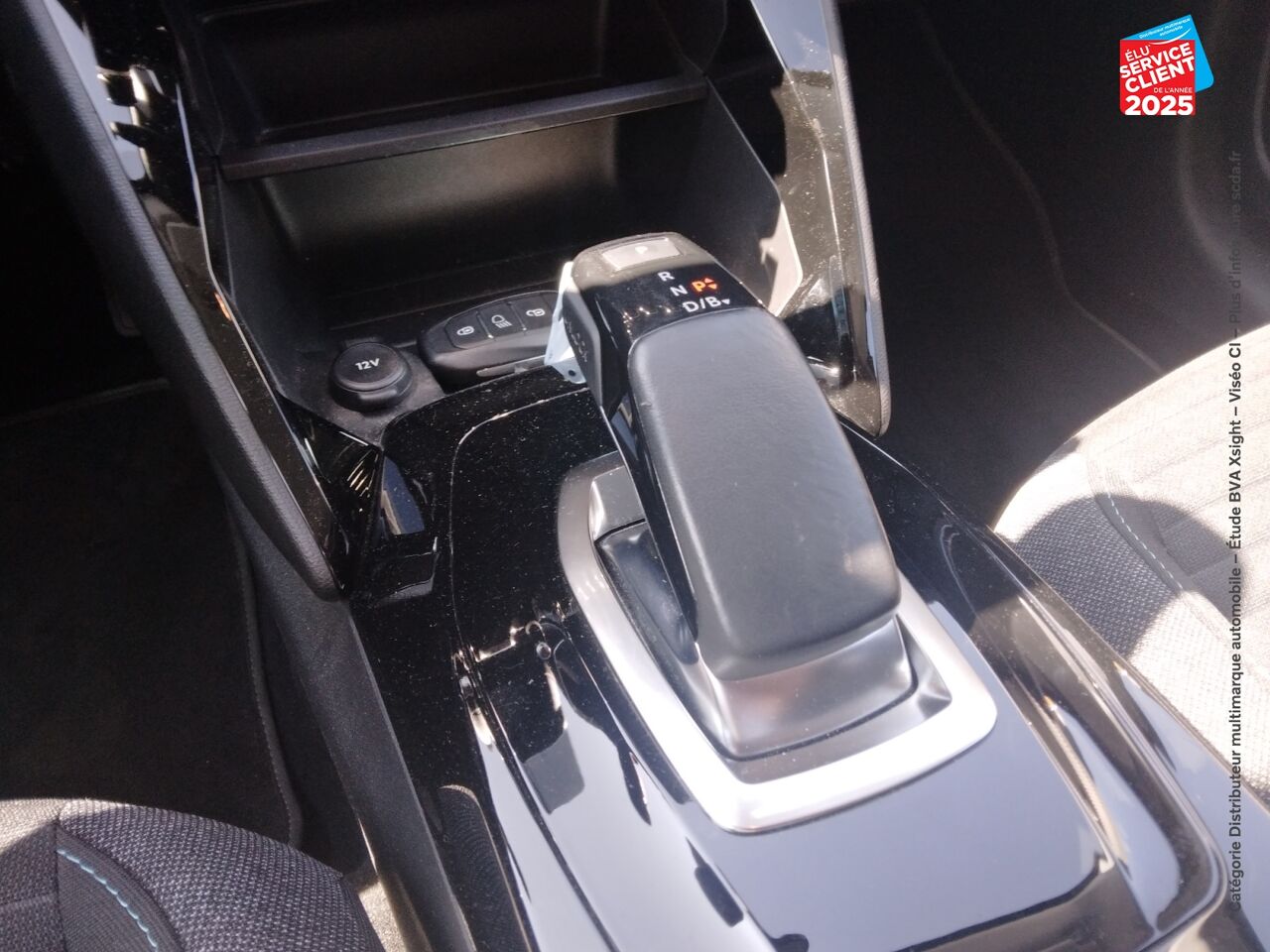 Véhicule d'occasion PEUGEOT 208 E-136CH STYLE RADAR AR CARPLAY chez Toyota Besançon