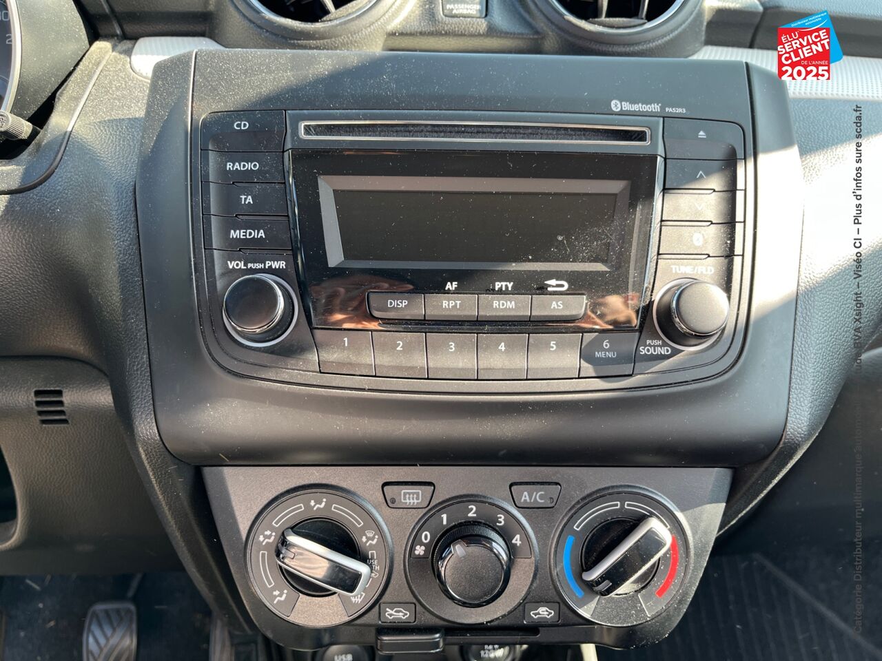 Véhicule d'occasion SUZUKI SWIFT 1.2 DUALJET HYBRID 83CH AVANTAGE chez Hyundai Epernay