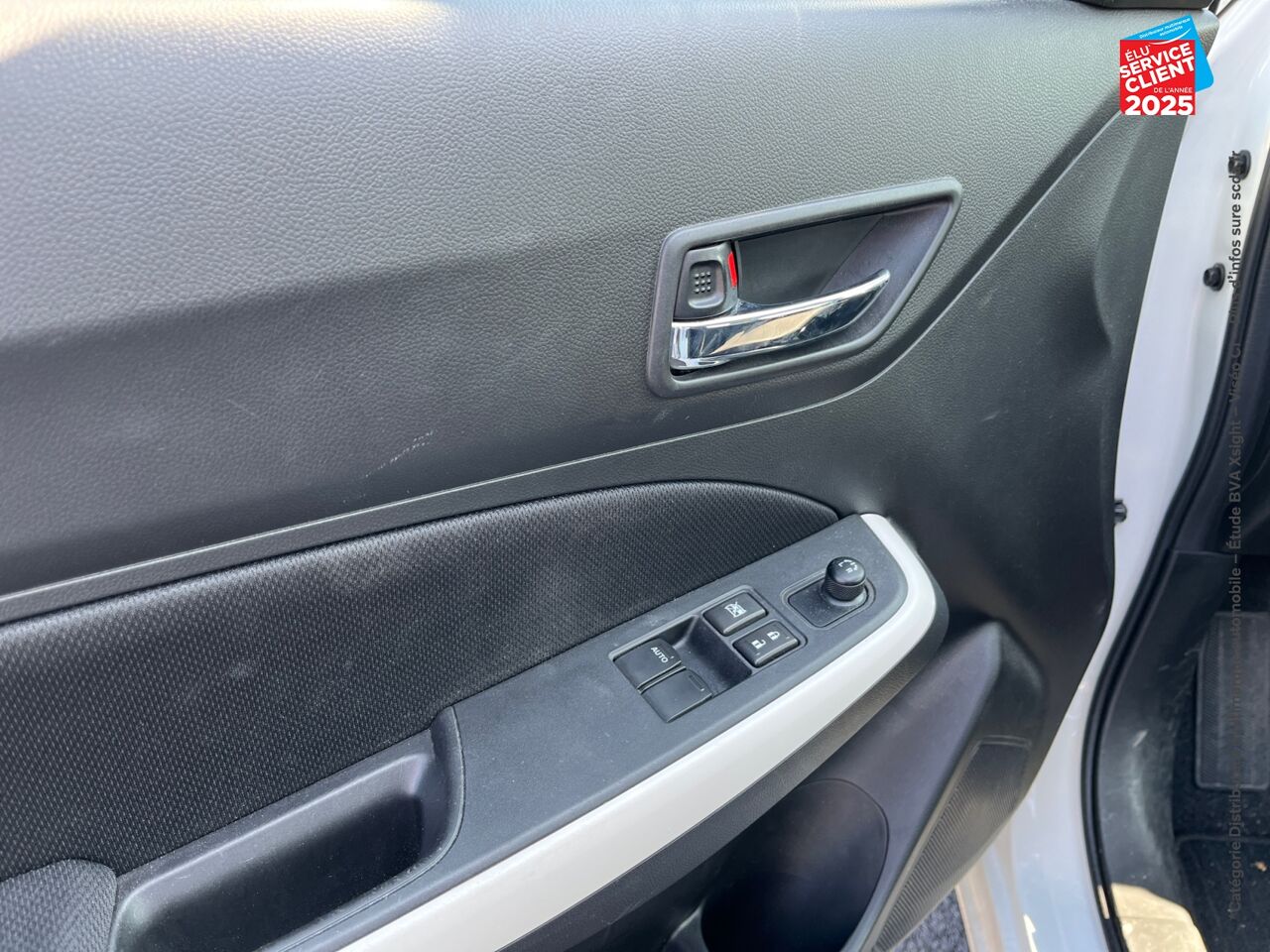 Véhicule d'occasion SUZUKI SWIFT 1.2 DUALJET HYBRID 83CH AVANTAGE chez Hyundai Epernay