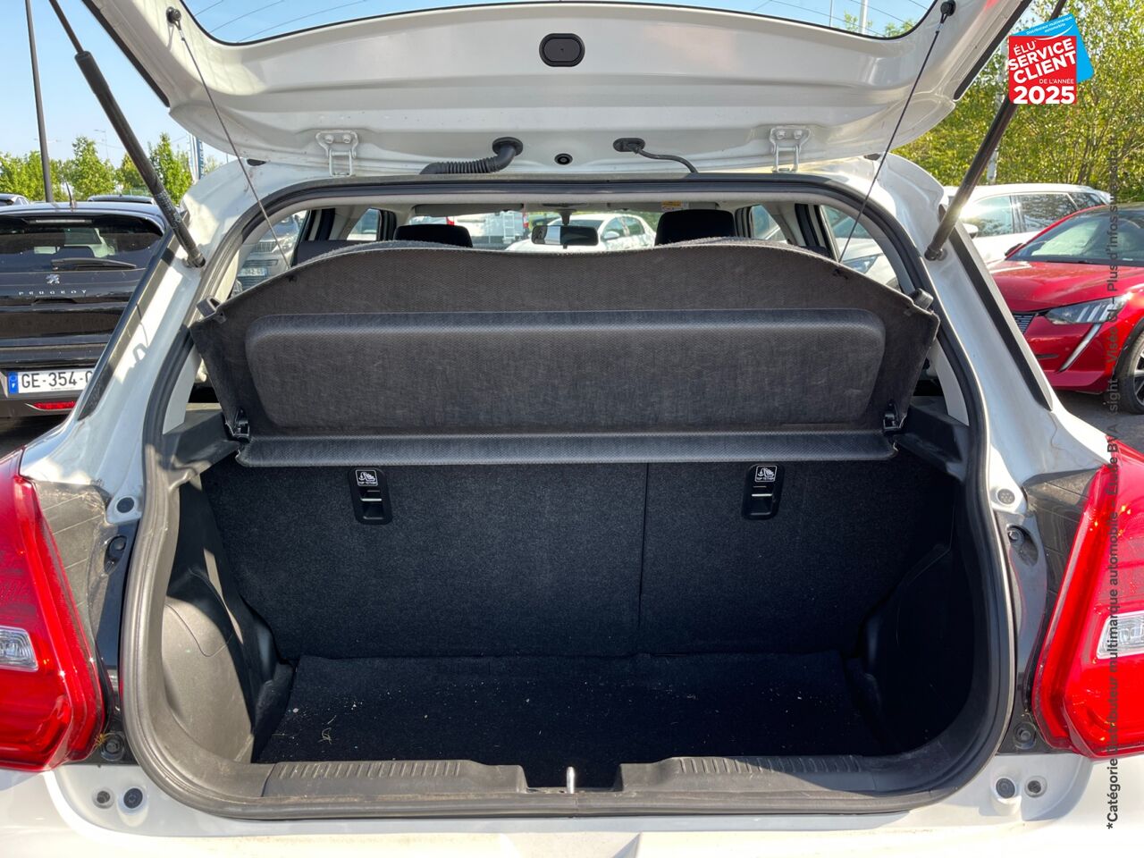 Véhicule d'occasion SUZUKI SWIFT 1.2 DUALJET HYBRID 83CH AVANTAGE chez Hyundai Epernay