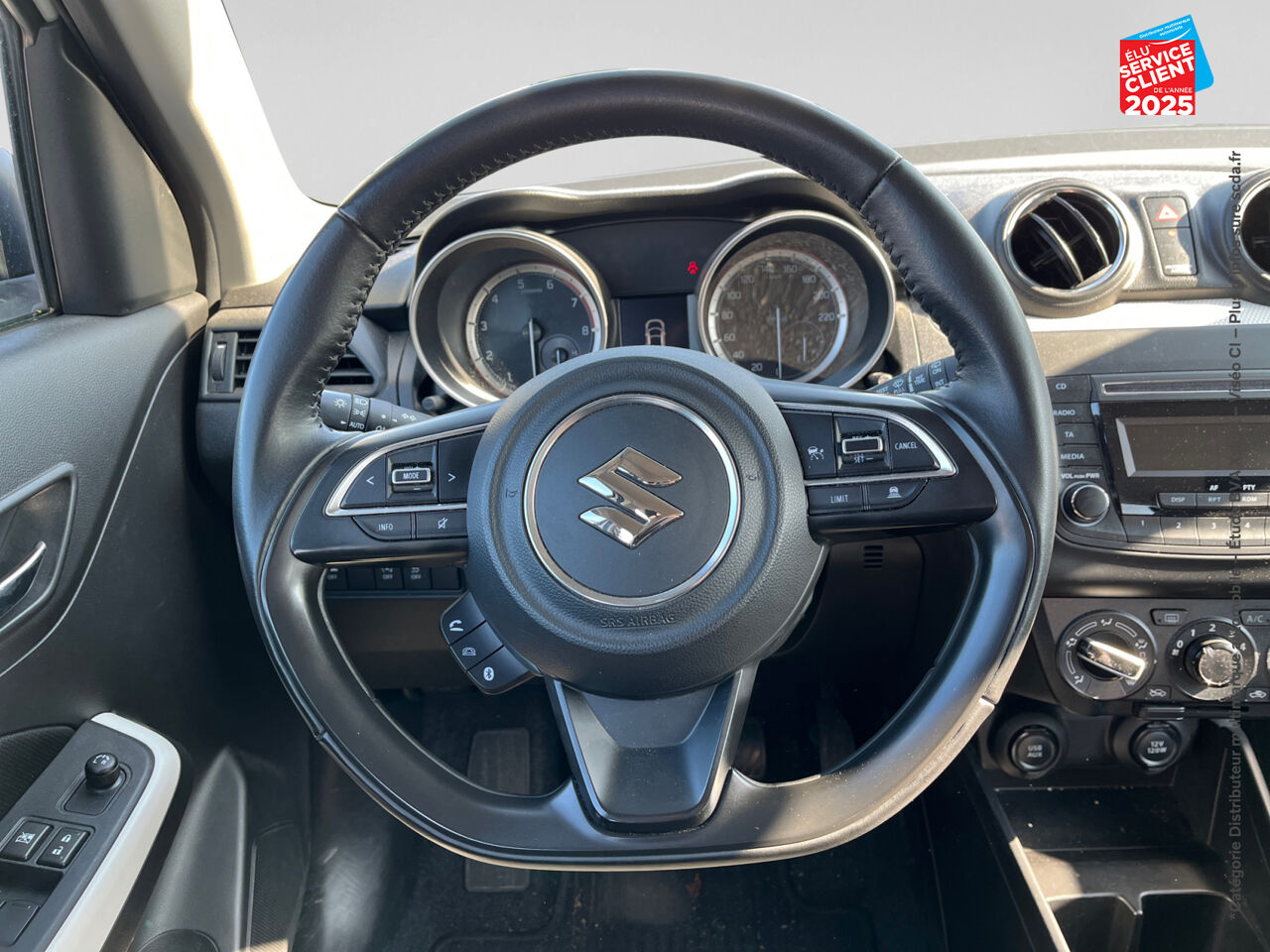 Véhicule d'occasion SUZUKI SWIFT 1.2 DUALJET HYBRID 83CH AVANTAGE chez Hyundai Epernay