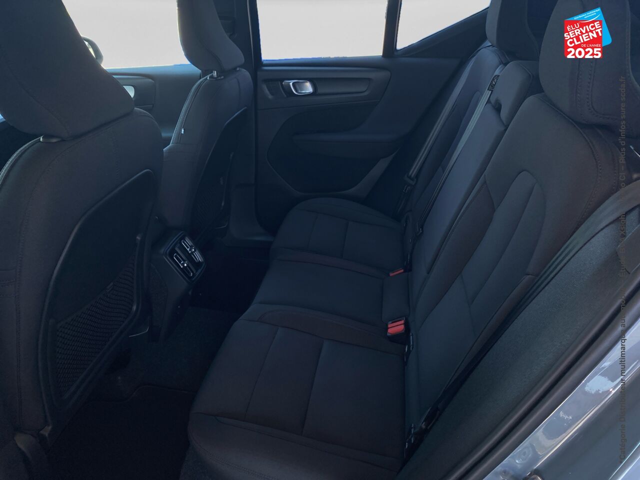 Véhicule d'occasion VOLVO XC40 T3 163CH MOMENTUM BUSINESS GEARTRONIC 8 chez Toyota Thionville