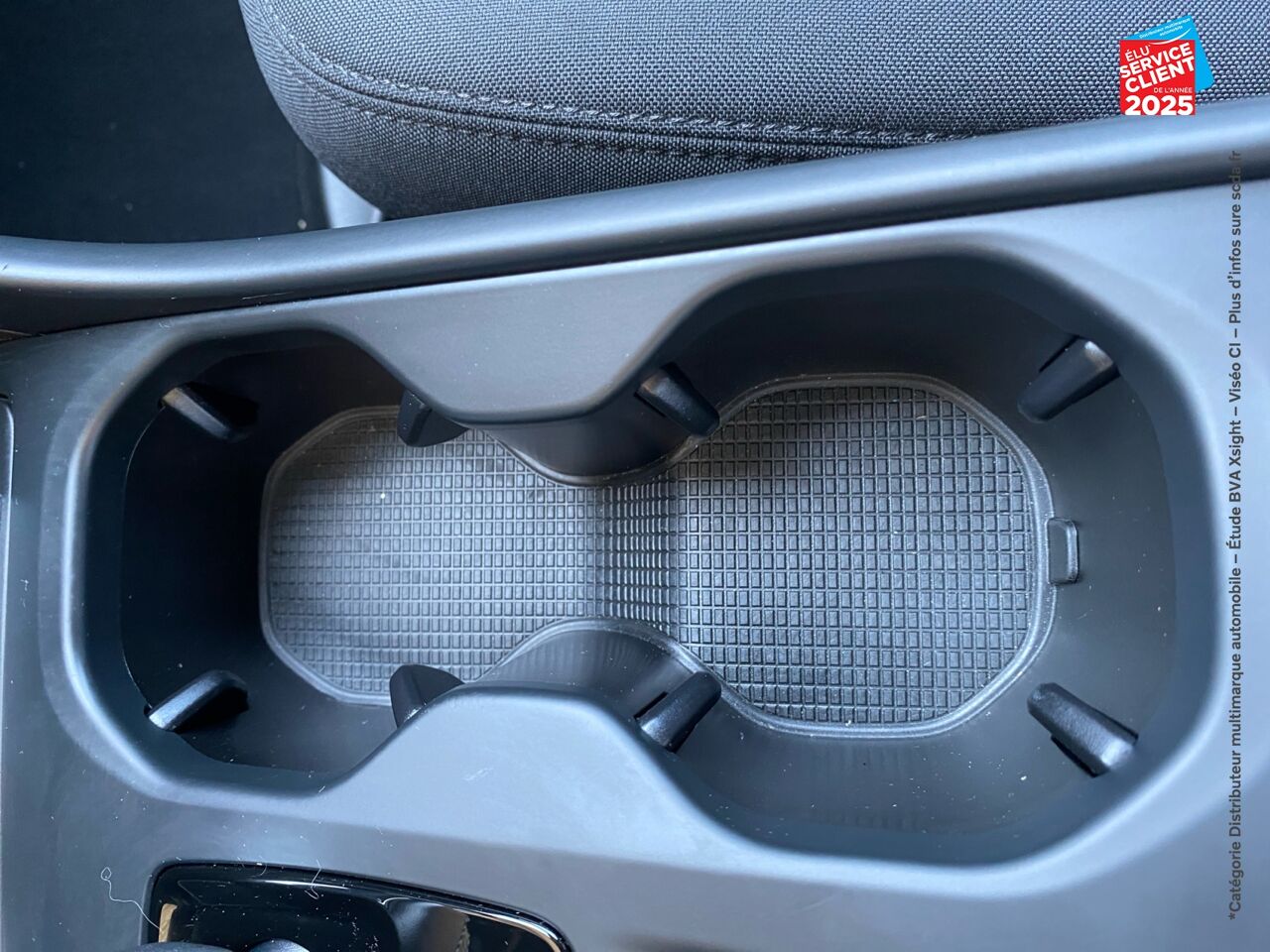 Véhicule d'occasion VOLVO XC40 T3 163CH MOMENTUM BUSINESS GEARTRONIC 8 chez Toyota Thionville