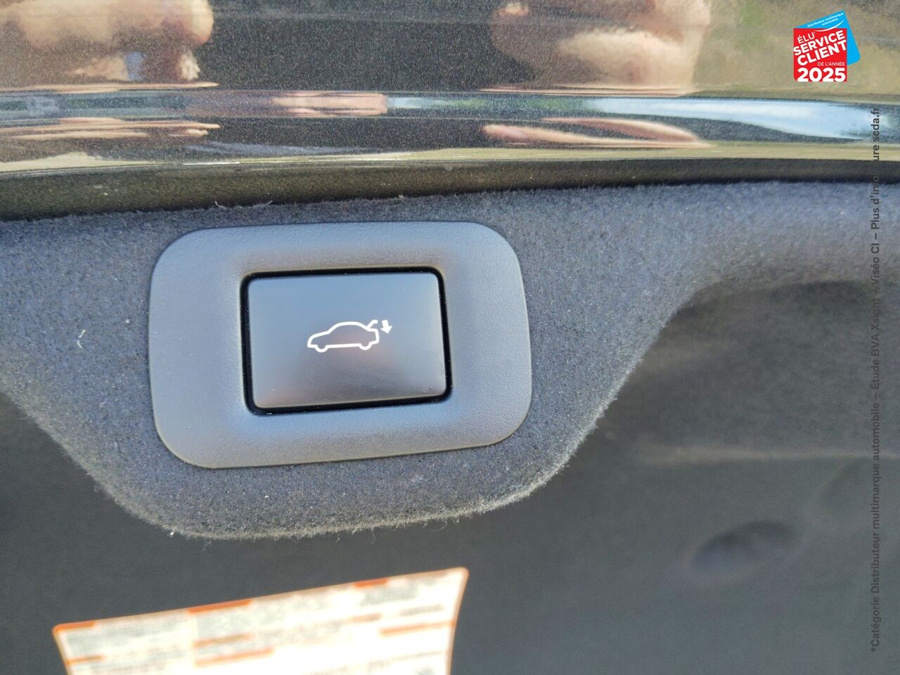 Véhicule d'occasion LEXUS ES 300H LUXE MY25 TPANO SIEGCHAUF/VENTIL/CUIR GPS CAMERA chez HESS Automobile