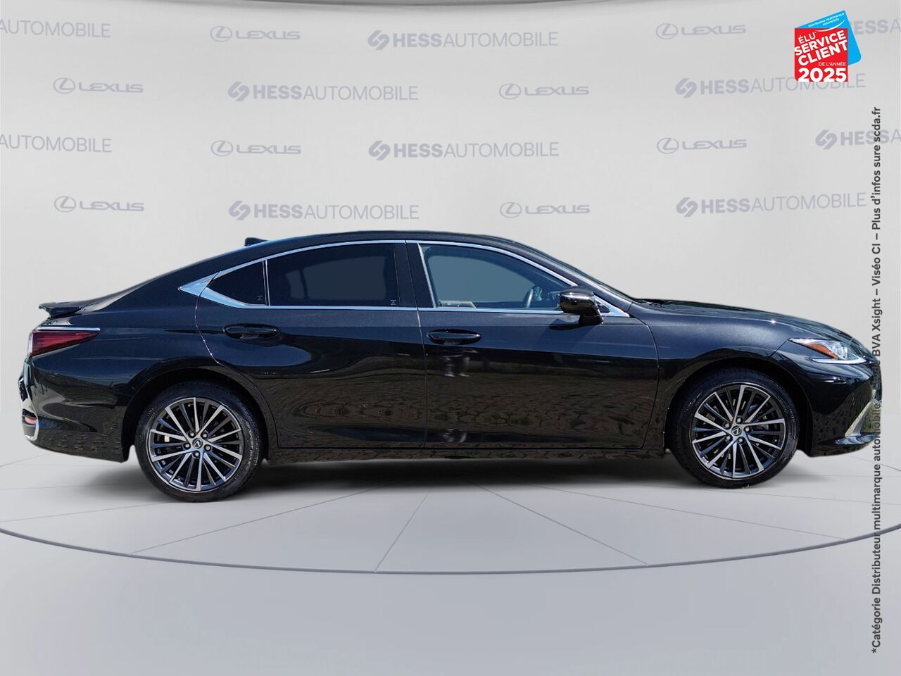 Véhicule d'occasion LEXUS ES 300H LUXE MY25 TPANO SIEGCHAUF/VENTIL/CUIR GPS CAMERA chez HESS Automobile