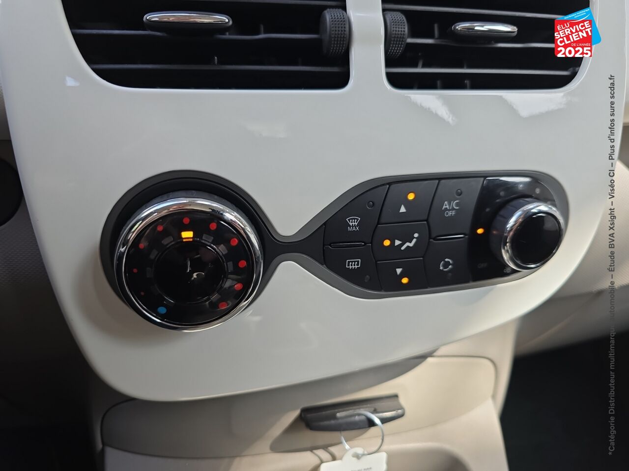 Véhicule d'occasion RENAULT ZOE LIFE CHARGE NORMALE R90 MY19 chez Alpine Mulhouse