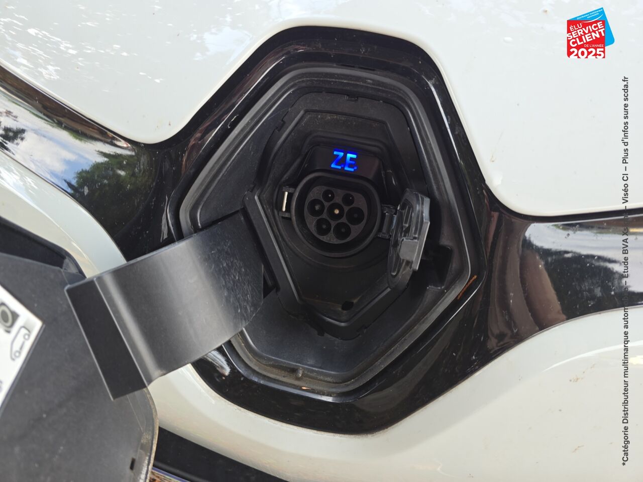 Véhicule d'occasion RENAULT ZOE LIFE CHARGE NORMALE R90 MY19 chez Alpine Mulhouse