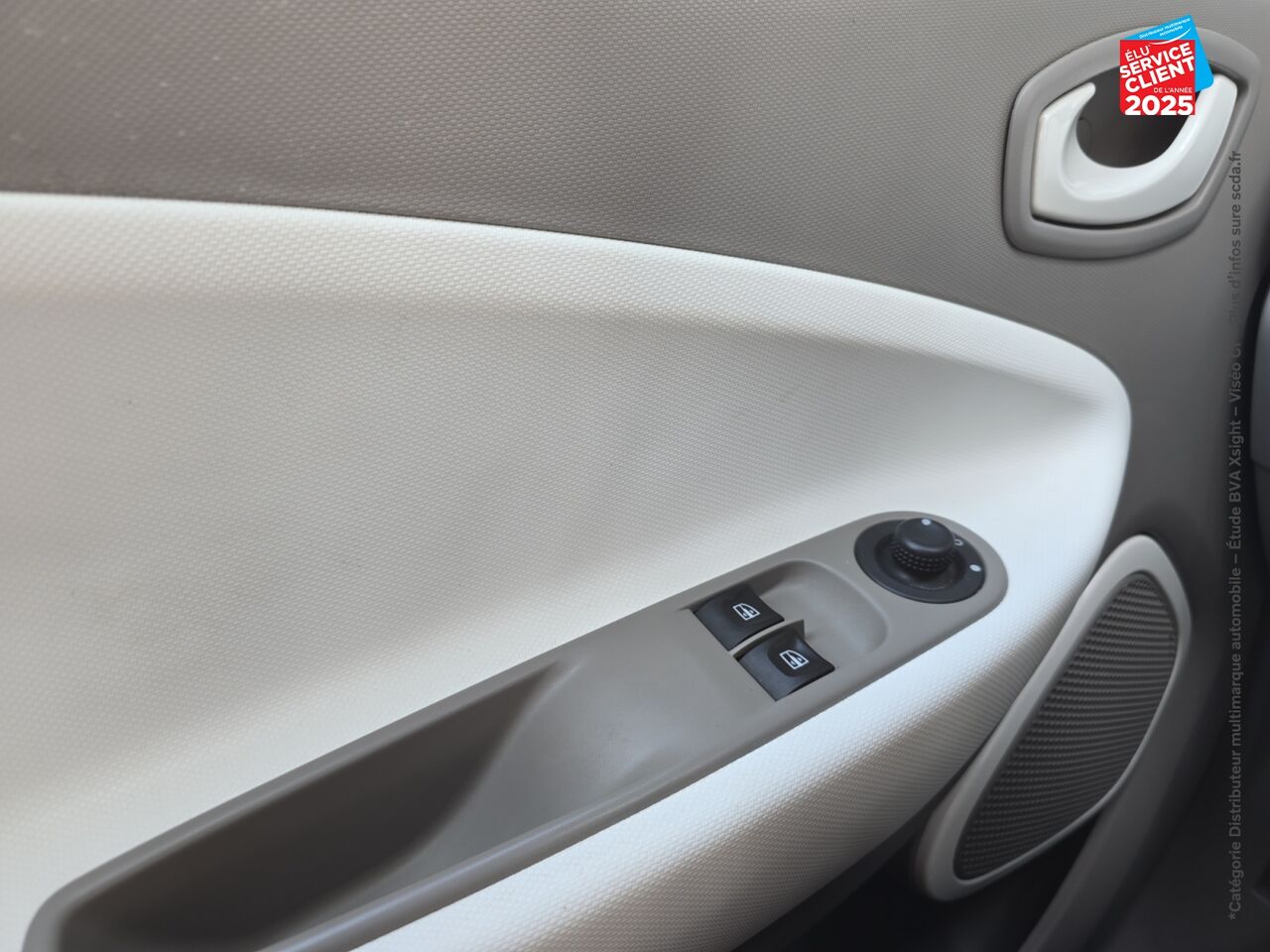 Véhicule d'occasion RENAULT ZOE LIFE CHARGE NORMALE R90 MY19 chez Alpine Mulhouse