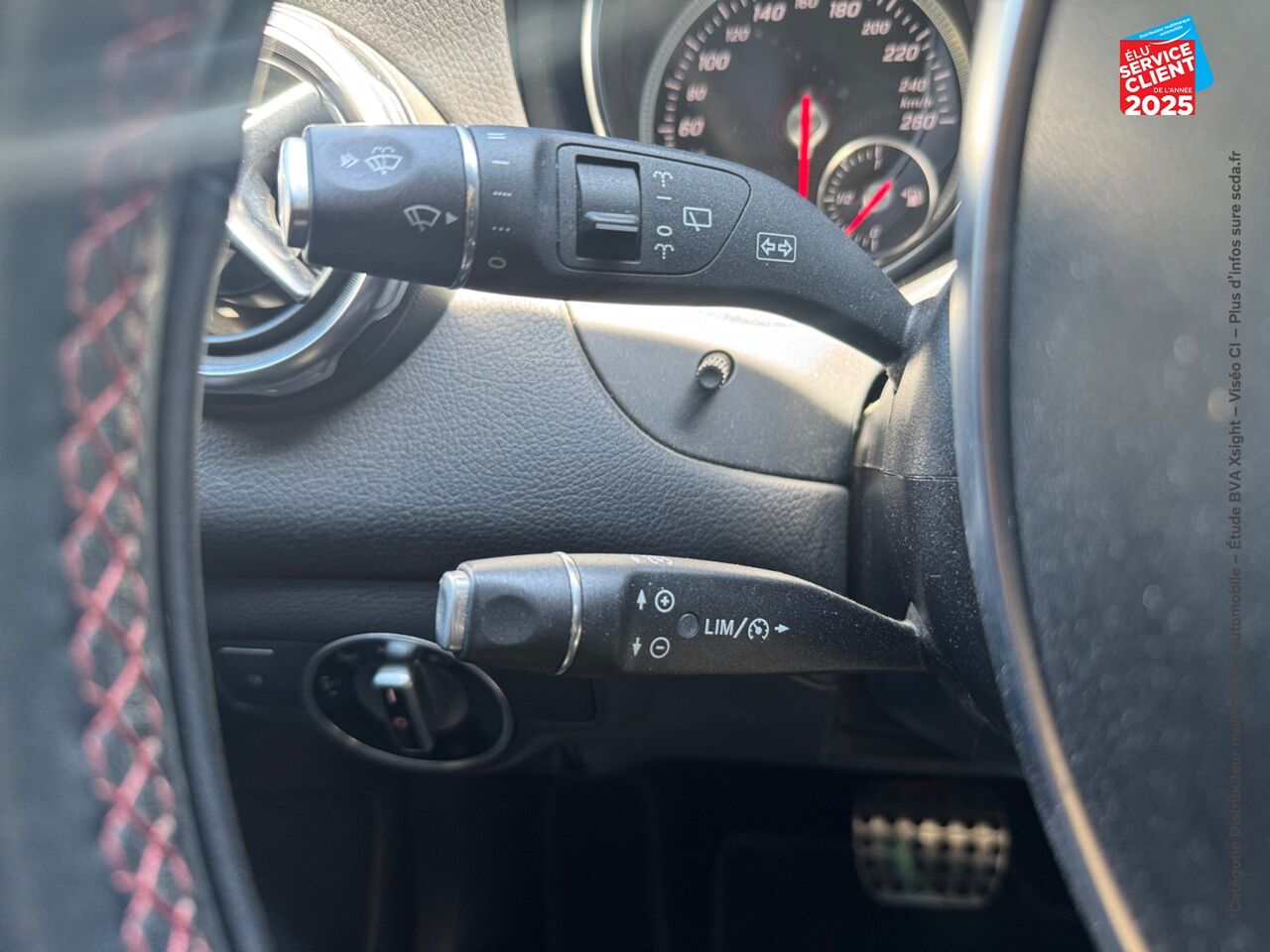 Véhicule d'occasion MERCEDES-BENZ GLA 220 D FASCINATION 7G-DCT TOUVRANT GPS CAMERA chez Jaguar Nancy