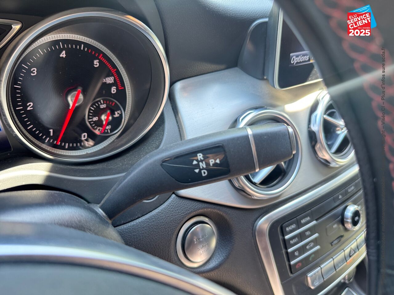 Véhicule d'occasion MERCEDES-BENZ GLA 220 D FASCINATION 7G-DCT TOUVRANT GPS CAMERA chez Jaguar Nancy