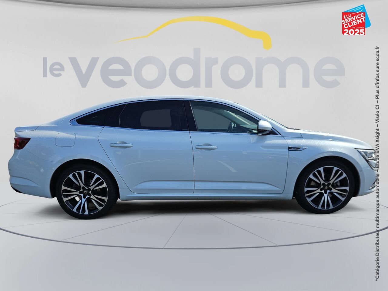 Véhicule d'occasion RENAULT TALISMAN 1.8 TCE 225CH FAP INITIALE PARIS EDC - 19 SIEGES CHAUF/VENTIL GPS CAMERA HUD BOSE chez Le Veodrome
