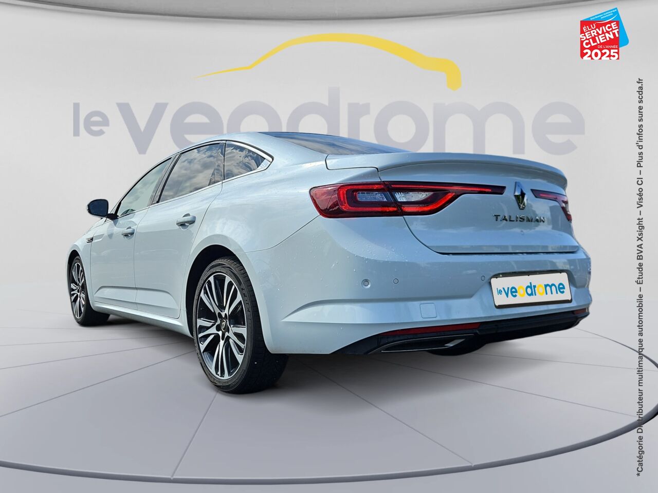Véhicule d'occasion RENAULT TALISMAN 1.8 TCE 225CH FAP INITIALE PARIS EDC - 19 SIEGES CHAUF/VENTIL GPS CAMERA HUD BOSE chez Le Veodrome