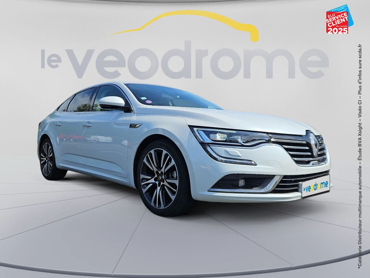 Véhicule d'occasion RENAULT TALISMAN 1.8 TCE 225CH FAP INITIALE PARIS EDC - 19 SIEGES CHAUF/VENTIL GPS CAMERA HUD BOSE chez Le Veodrome