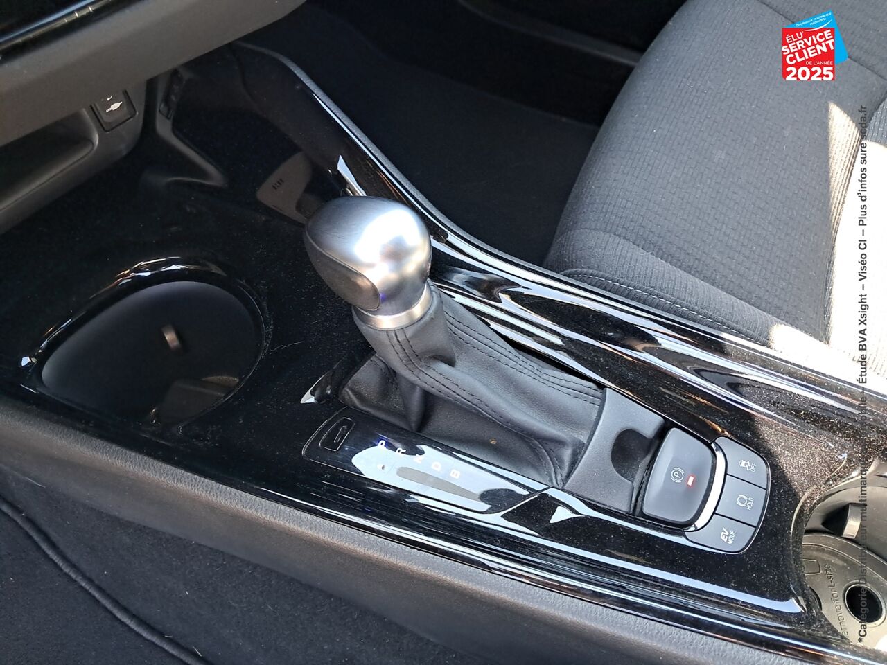 Véhicule d'occasion TOYOTA C-HR 122H DESIGN 2WD E-CVT RC18 chez HESS Automobile